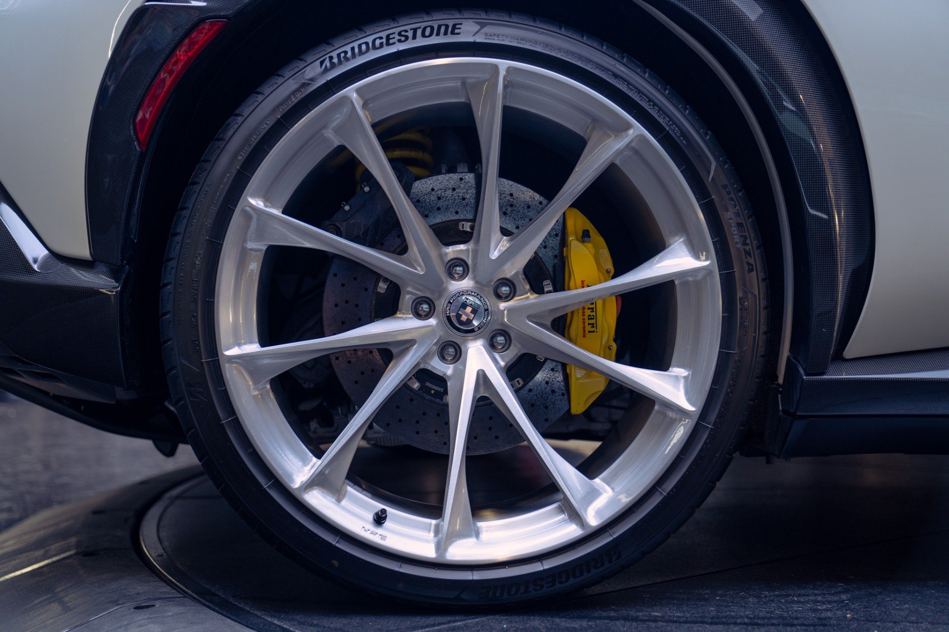 Used 2025 Ferrari Purosangue AWD/4WD image 23