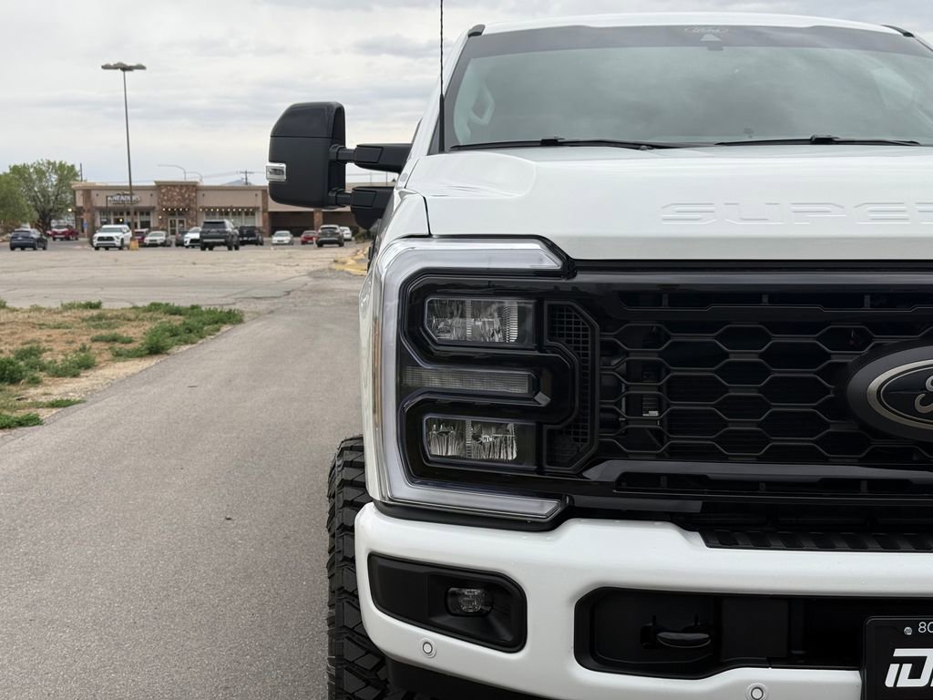 Used 2026 Ford F350 Lariat w/ Black Appearance Package AWD/4WD image 6