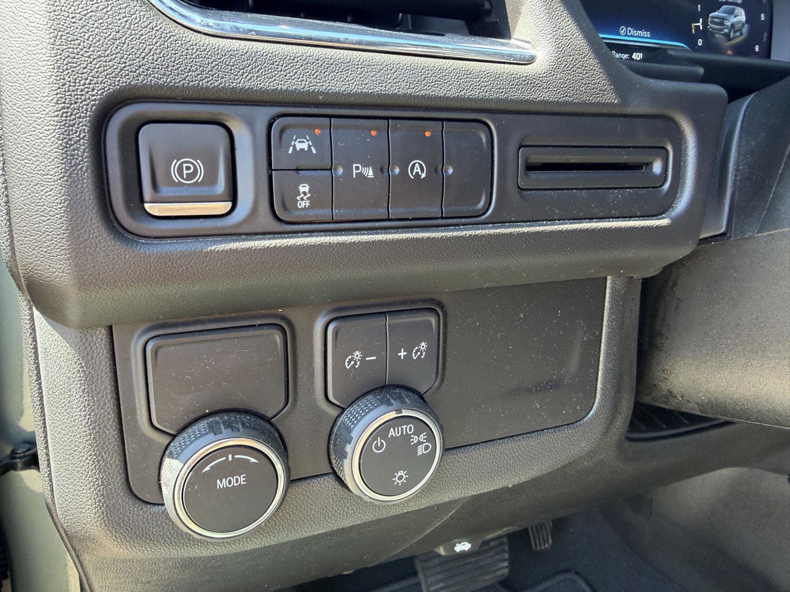 Used 2023 Chevrolet Suburban Premier RWD image 32