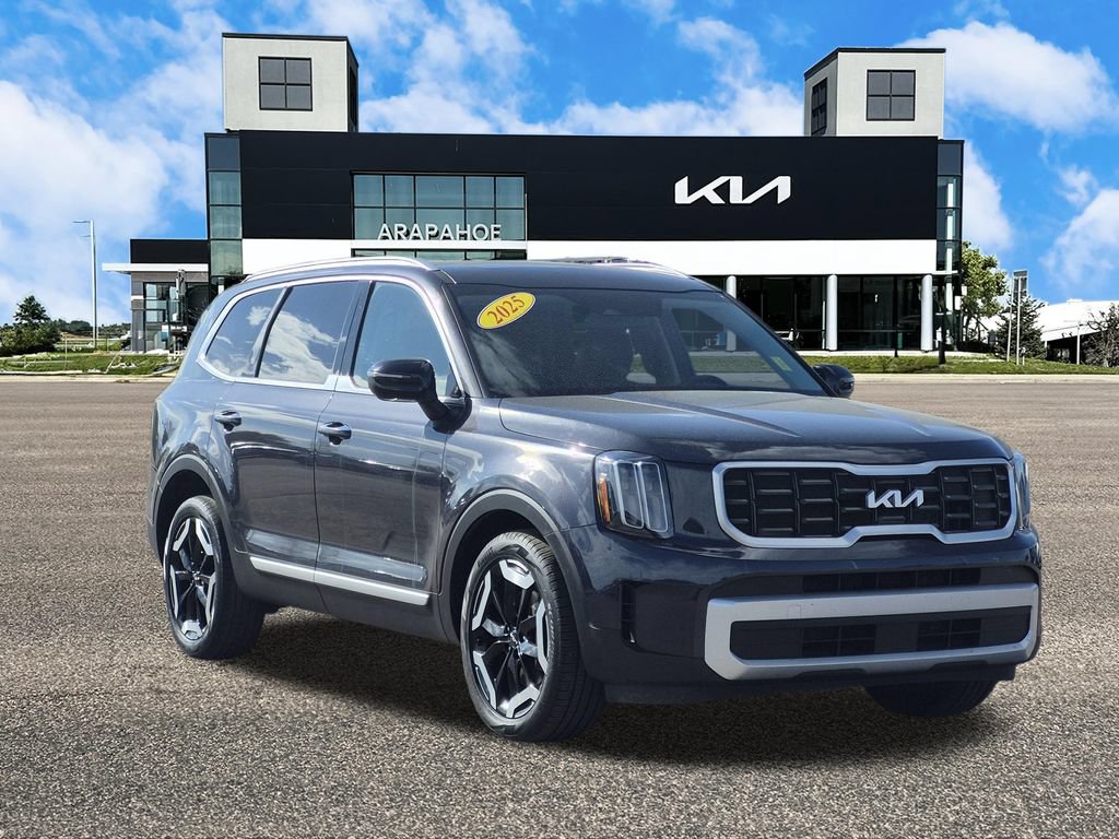 Used 2025 Kia Telluride S AWD/4WD image 2