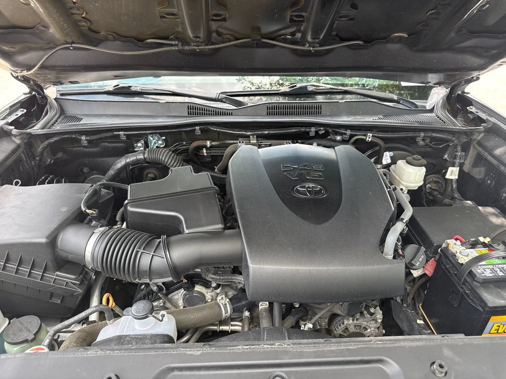 Used 2022 Toyota Tacoma SR5 w/ Technology Package RWD image 27