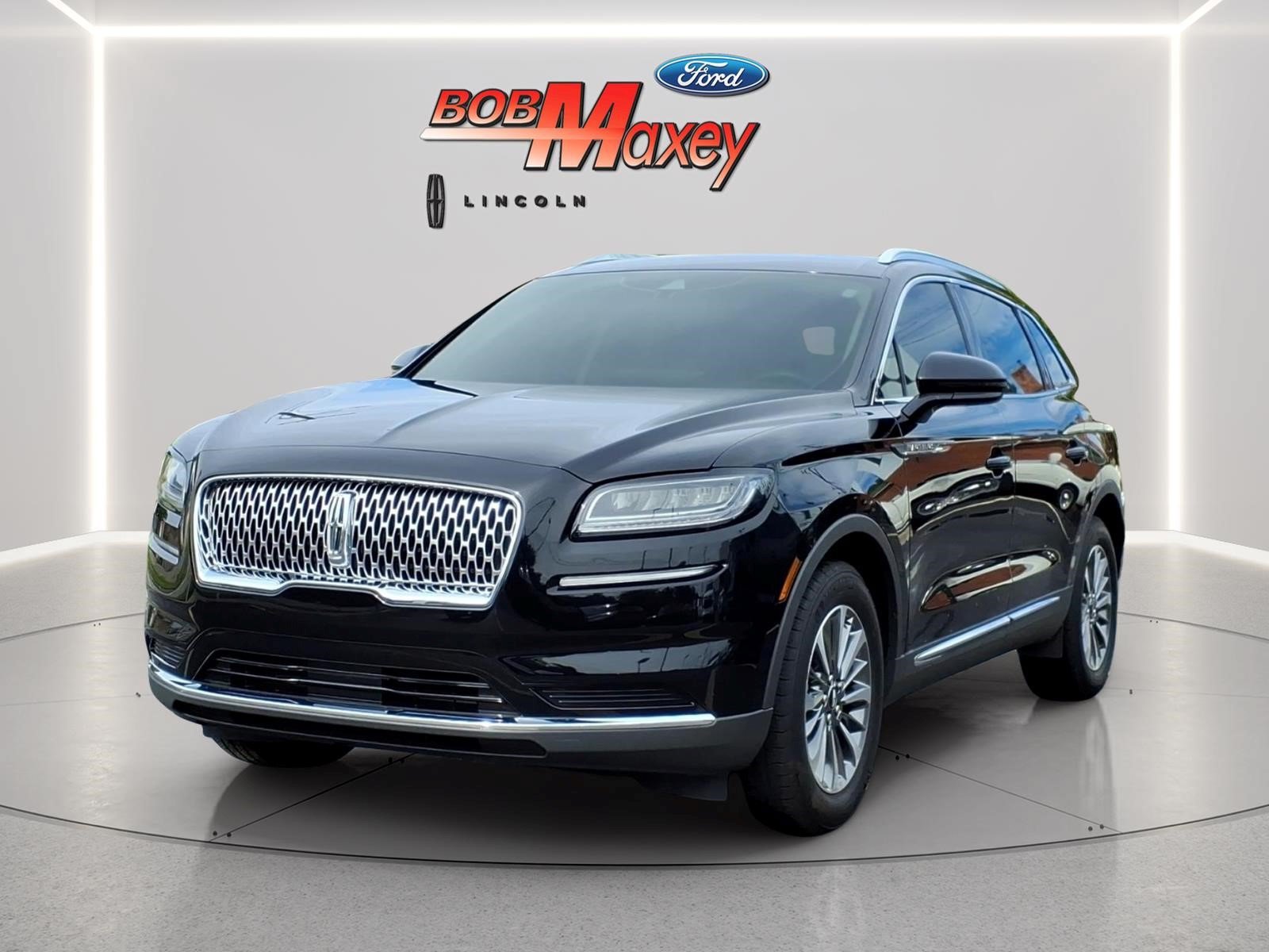 Used 2023 Lincoln Nautilus FWD w/ Premium Package
