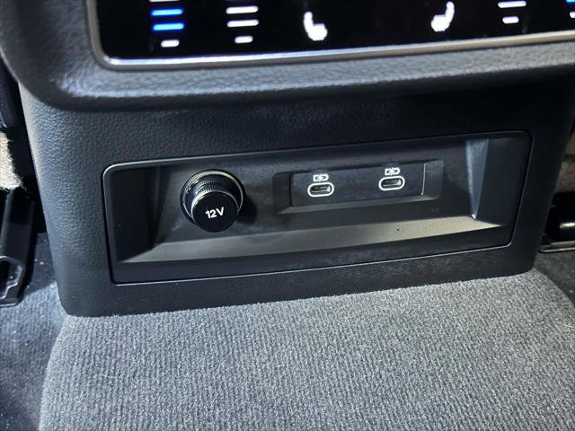 Used 2024 Audi Q8 Prestige w/ Prestige Package image 17