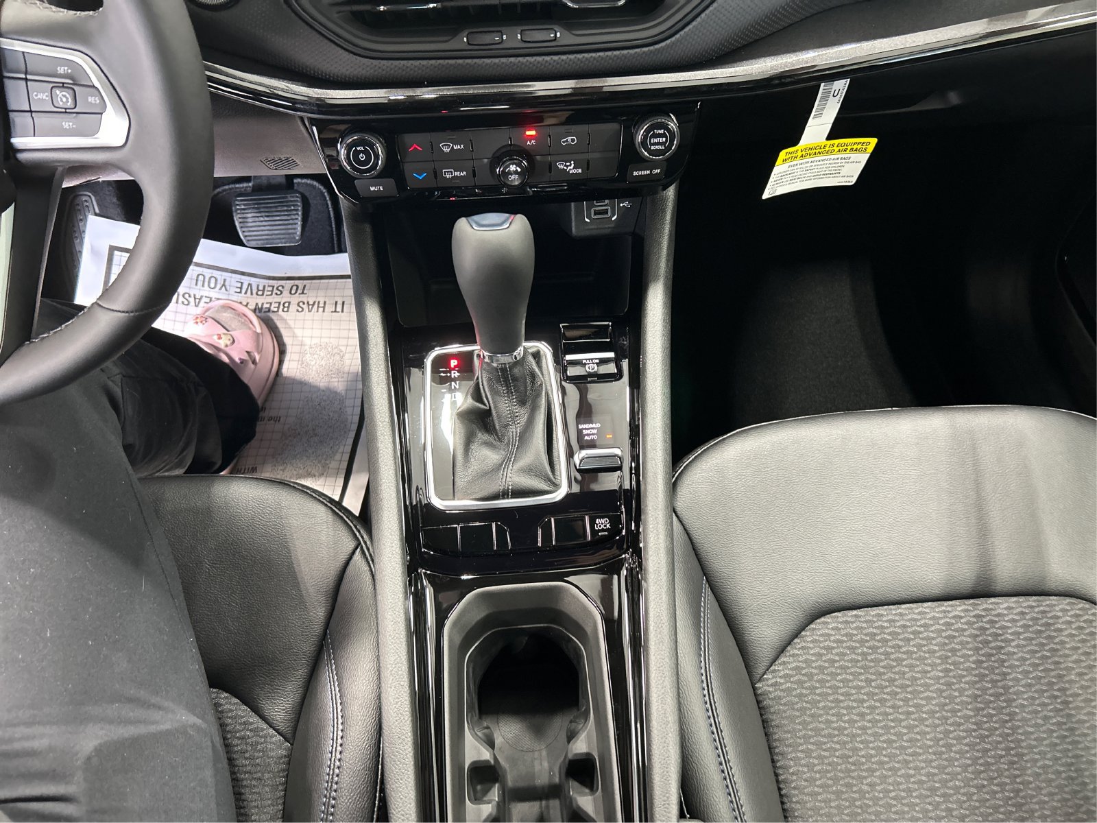New 2026 Jeep Compass Latitude AWD/4WD image 15