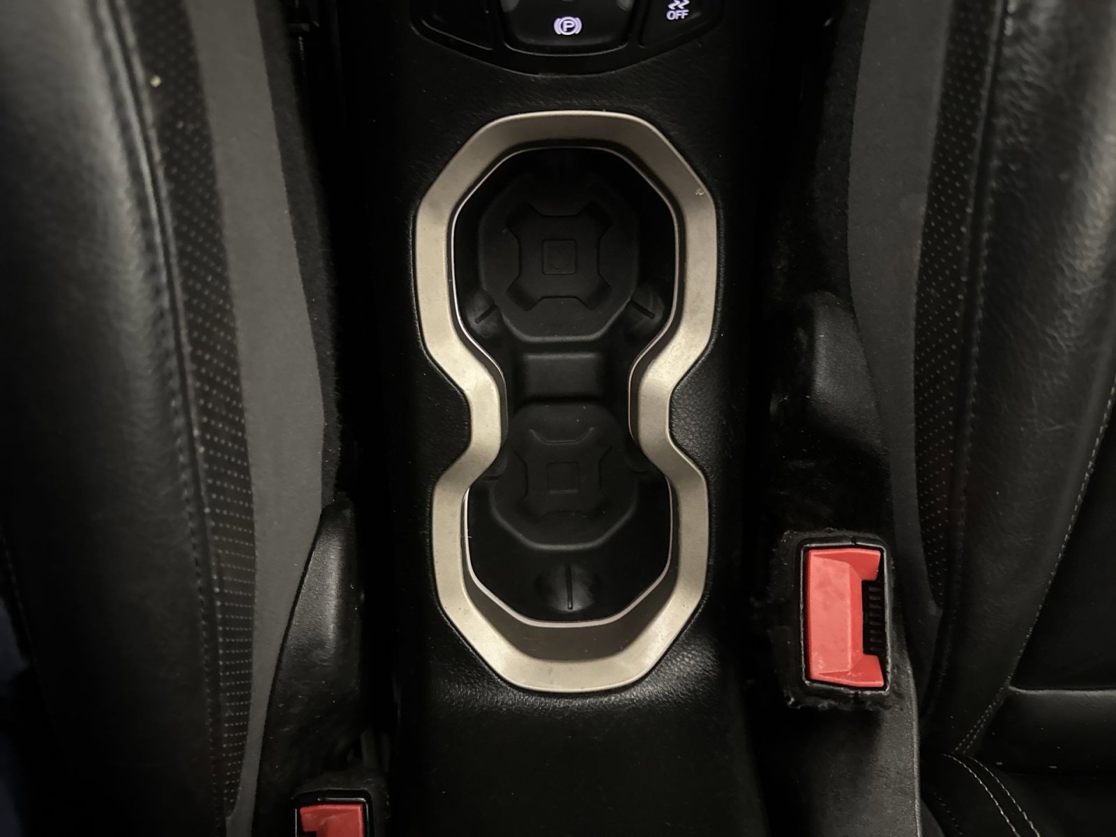 Used 2016 Jeep Renegade Limited image 23