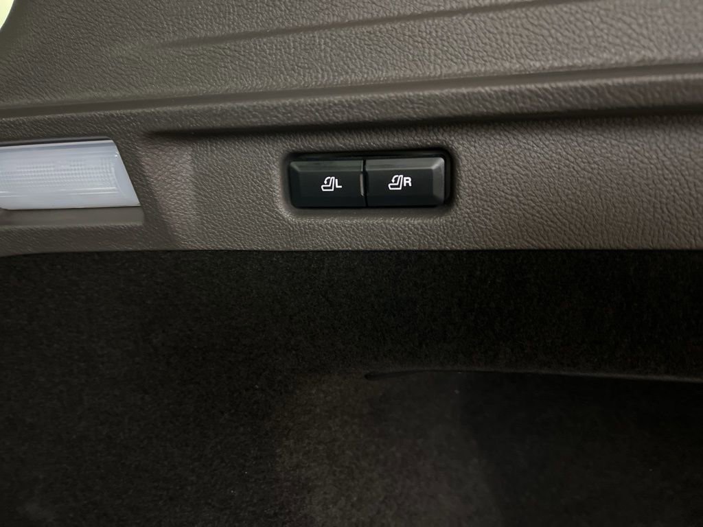 Used 2021 Lincoln Corsair Reserve w/ Equipment Group 201A image 34