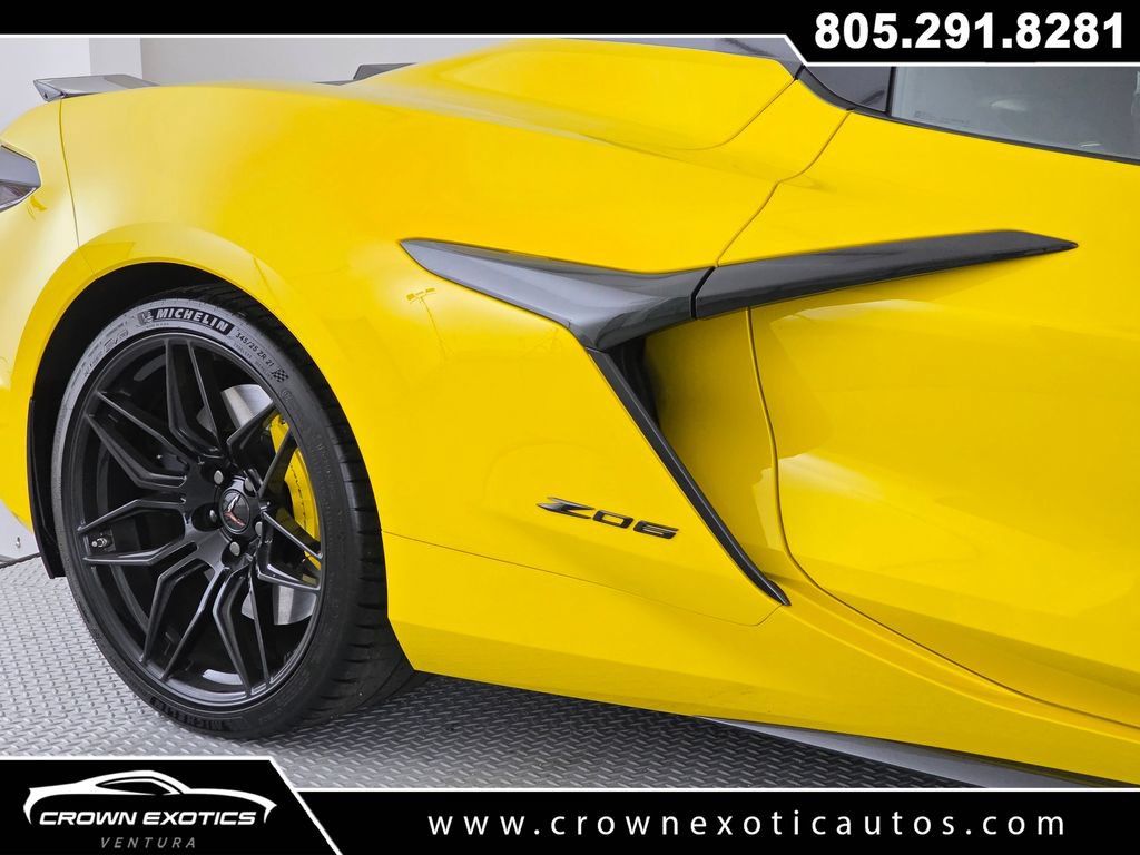 Used 2025 Chevrolet Corvette Z06 RWD image 10