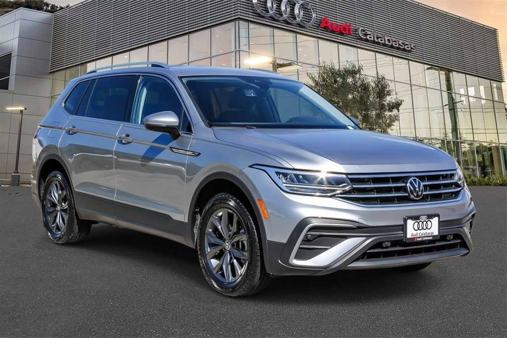Used 2023 Volkswagen Tiguan SE image 5