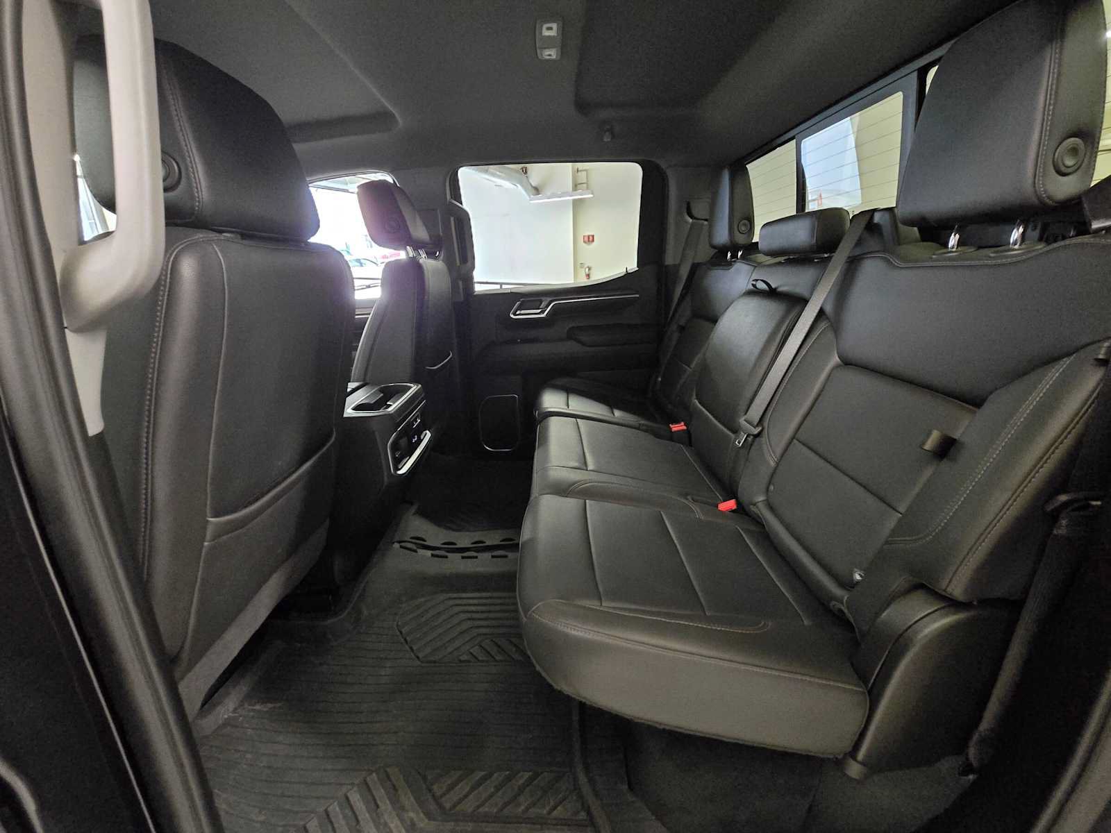 Used 2024 Chevrolet Silverado 1500 LTZ AWD/4WD image 17