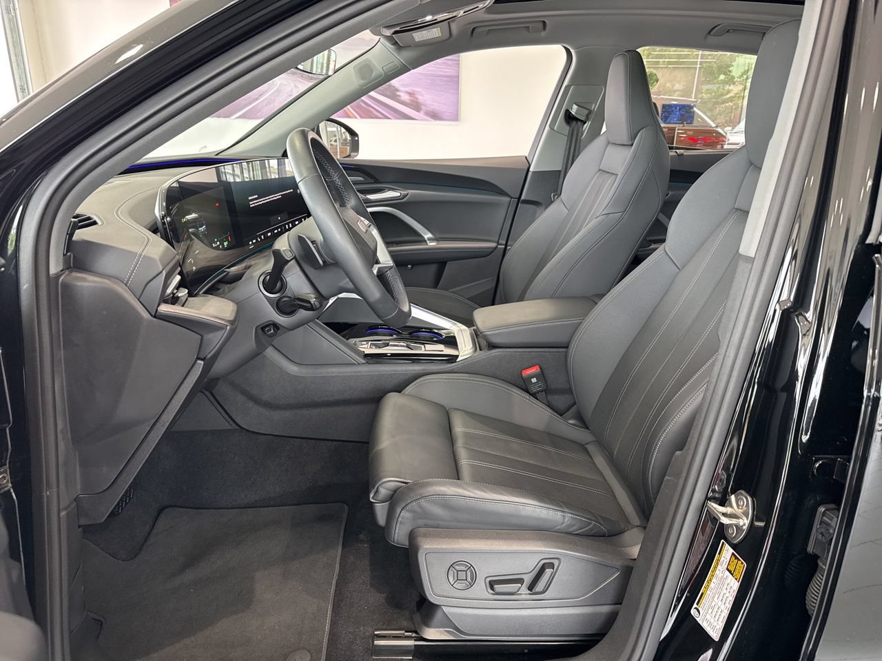 Used 2025 Audi Q5 Premium Plus w/ Premium Plus AWD/4WD image 14