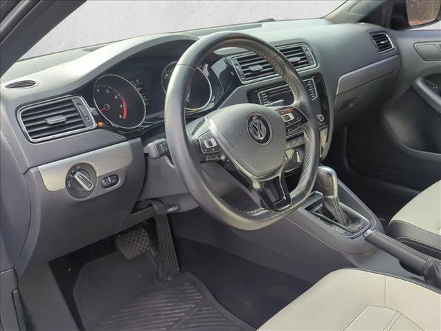 Used 2016 Volkswagen Jetta Sport image 9