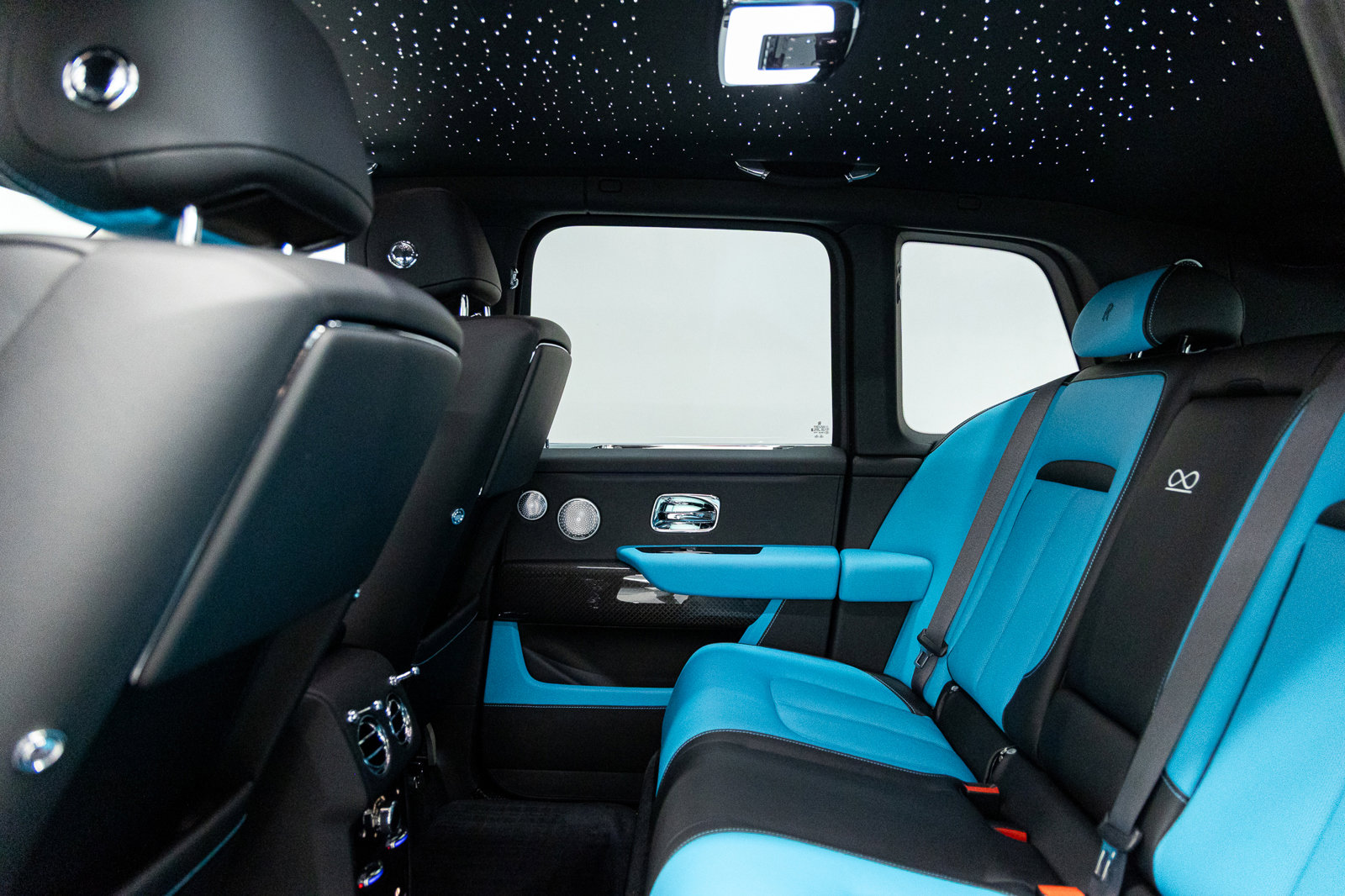 Certified 2026 Rolls-Royce Cullinan Black Badge image 49