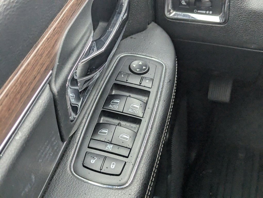 Used 2017 RAM 1500 Laramie w/ Convenience Group image 28