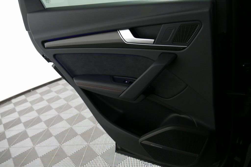 Used 2025 Audi SQ5 Premium Plus image 31