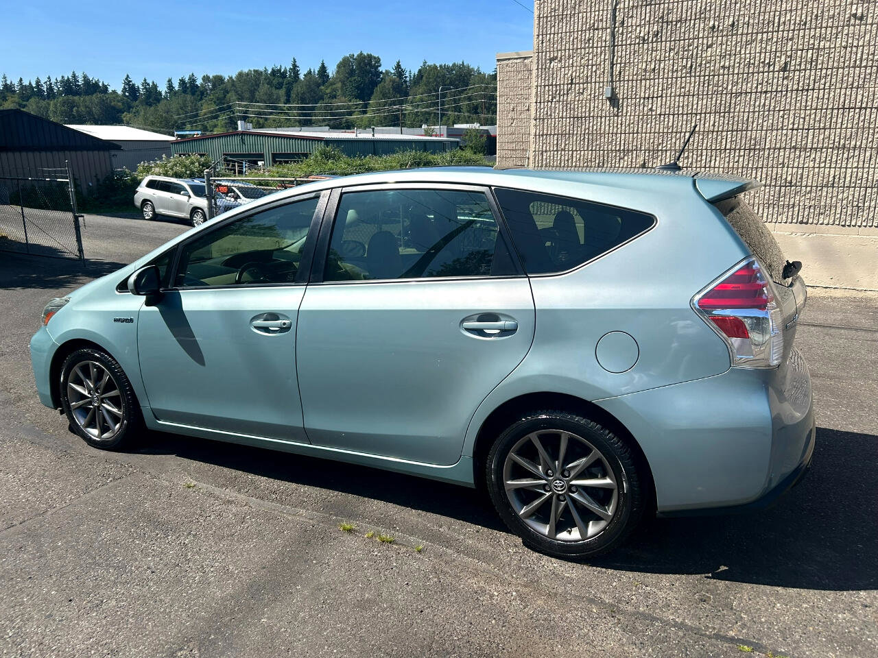 Used 2015 Toyota Prius V Five image 7