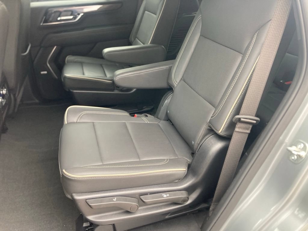 Used 2025 GMC Yukon Elevation AWD/4WD image 15