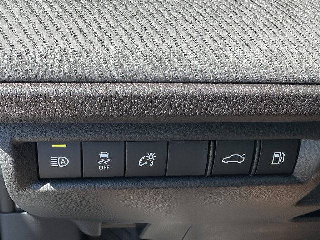 New 2026 Toyota Camry Hybrid FWD image 17