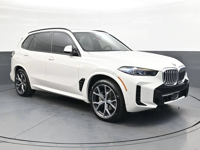Used 2025 BMW X5 xDrive40i w/ M Sport Package AWD/4WD image 2