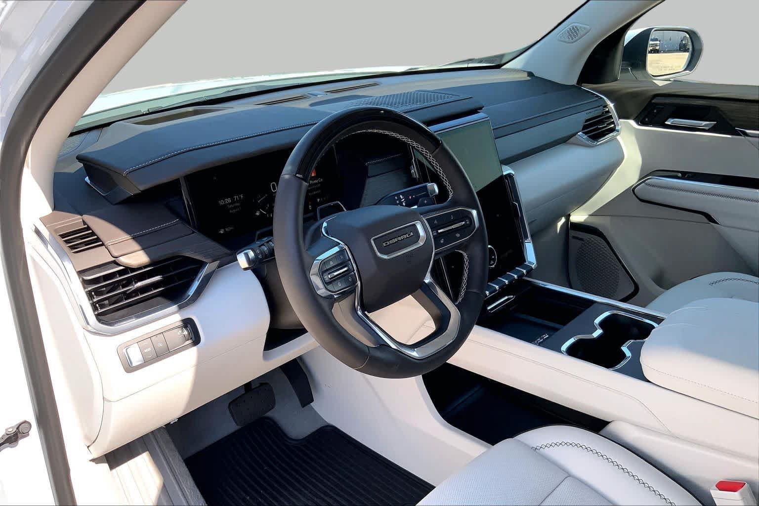 Used 2026 GMC Acadia Denali w/ Super Cruise Package FWD image 18