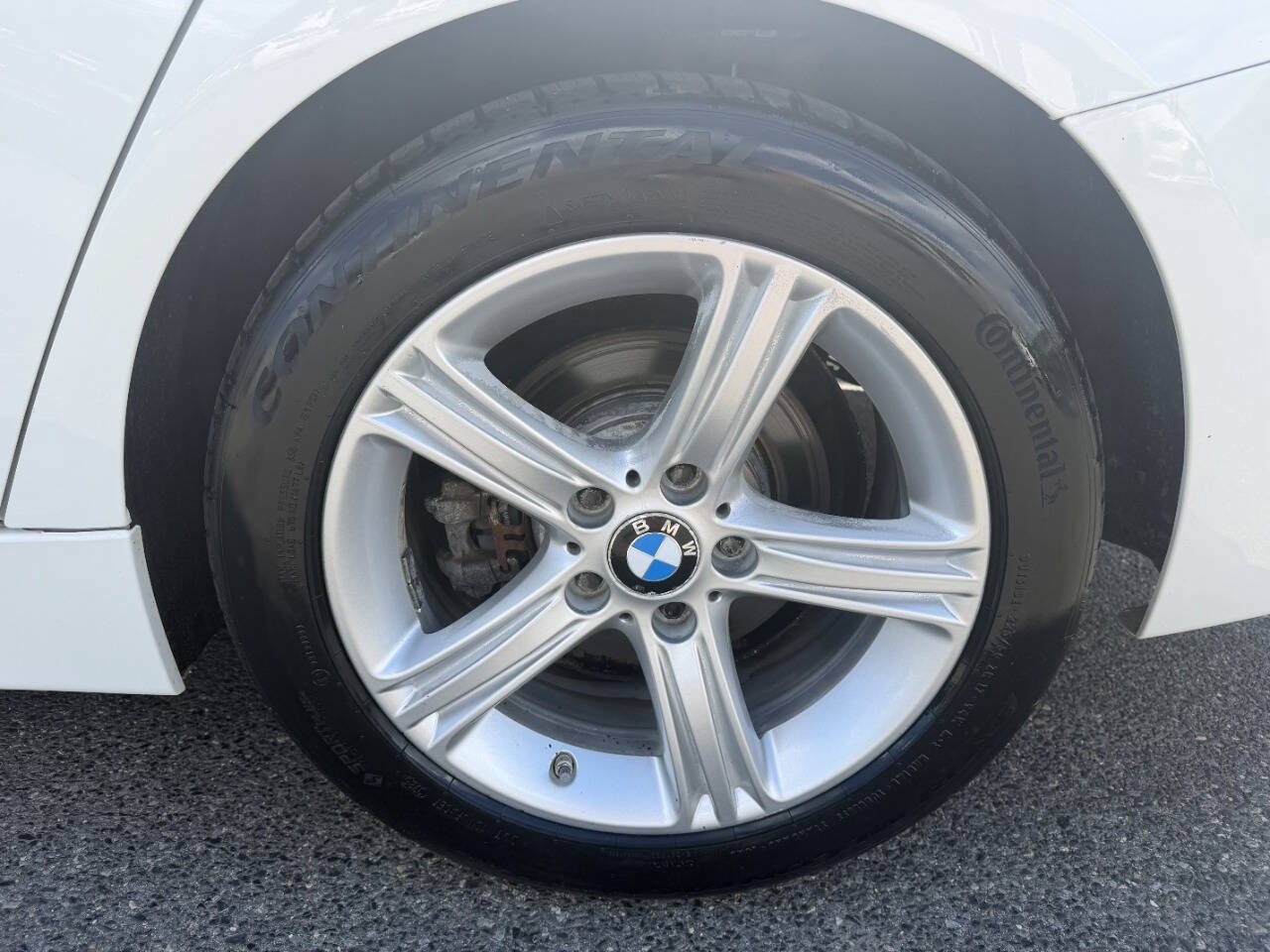 Used 2014 BMW 320i xDrive Sedan AWD/4WD image 11
