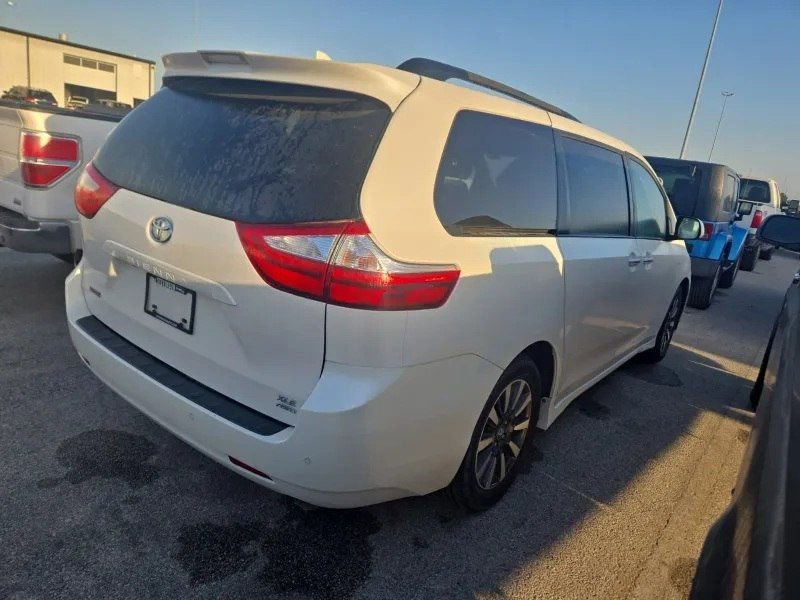 Used 2019 Toyota Sienna XLE w/ XLE Navigation Package AWD/4WD image 3
