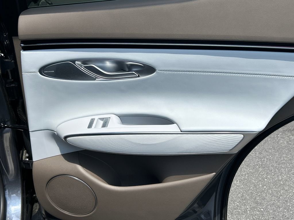 New 2026 Genesis GV70 2.5T Advanced AWD/4WD image 16