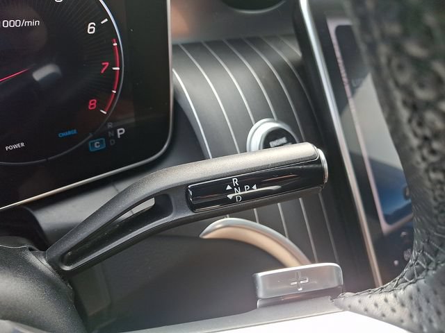 Used 2023 Mercedes-Benz GLC 300 4MATIC image 16