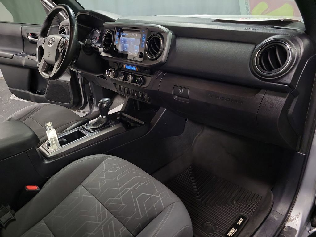 Used 2017 Toyota Tacoma TRD Off-Road w/ Premium & Technology Package image 23