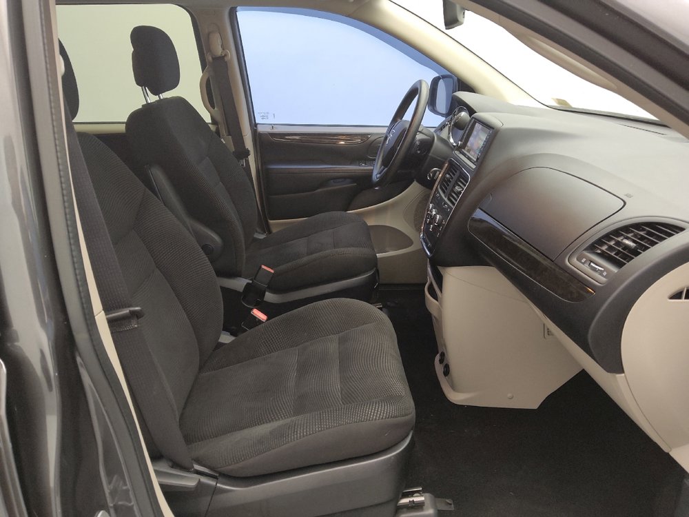 Used 2020 Dodge Grand Caravan SE w/ UConnect Hands-Free Group image 21