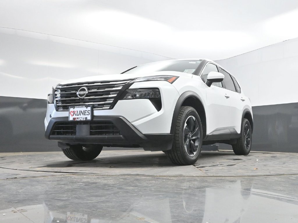 Used 2025 Nissan Rogue SV FWD image 33