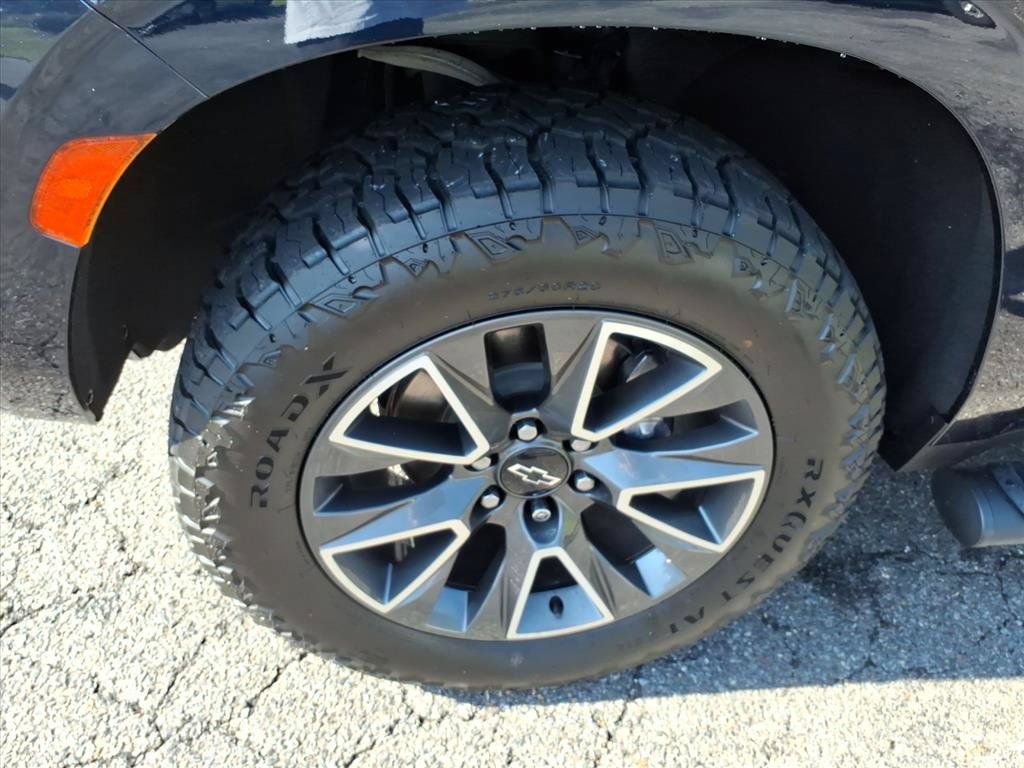 Used 2023 Chevrolet Tahoe Z71 w/ Luxury Package AWD/4WD image 9