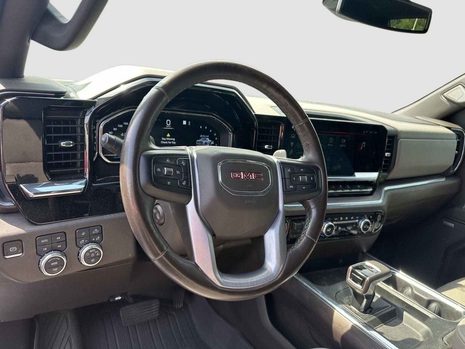 Used 2022 GMC Sierra 1500 SLT w/ SLT Premium Plus Package AWD/4WD image 10