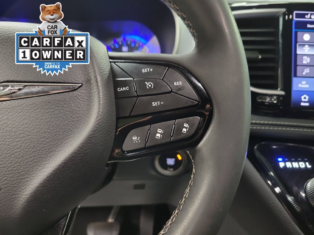 Used 2023 Chrysler Pacifica Touring FWD image 26