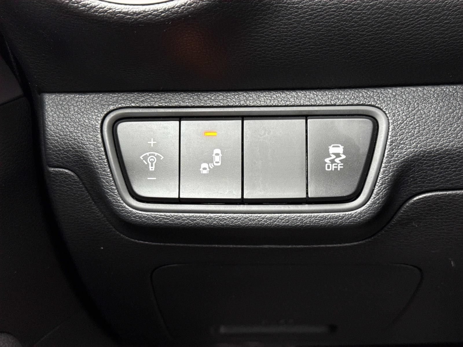 Used 2023 Kia Forte LXS w/ LXS Technology Package FWD image 19