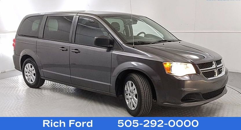 Used 2018 Dodge Grand Caravan SE w/ UConnect Hands-Free Group image 1
