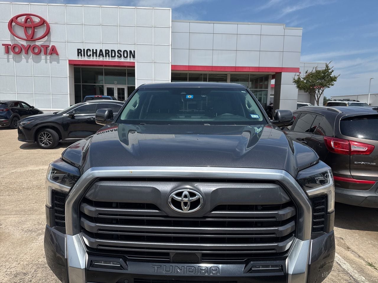 Used 2023 Toyota Tundra Limited w/ Power Package AWD/4WD image 2