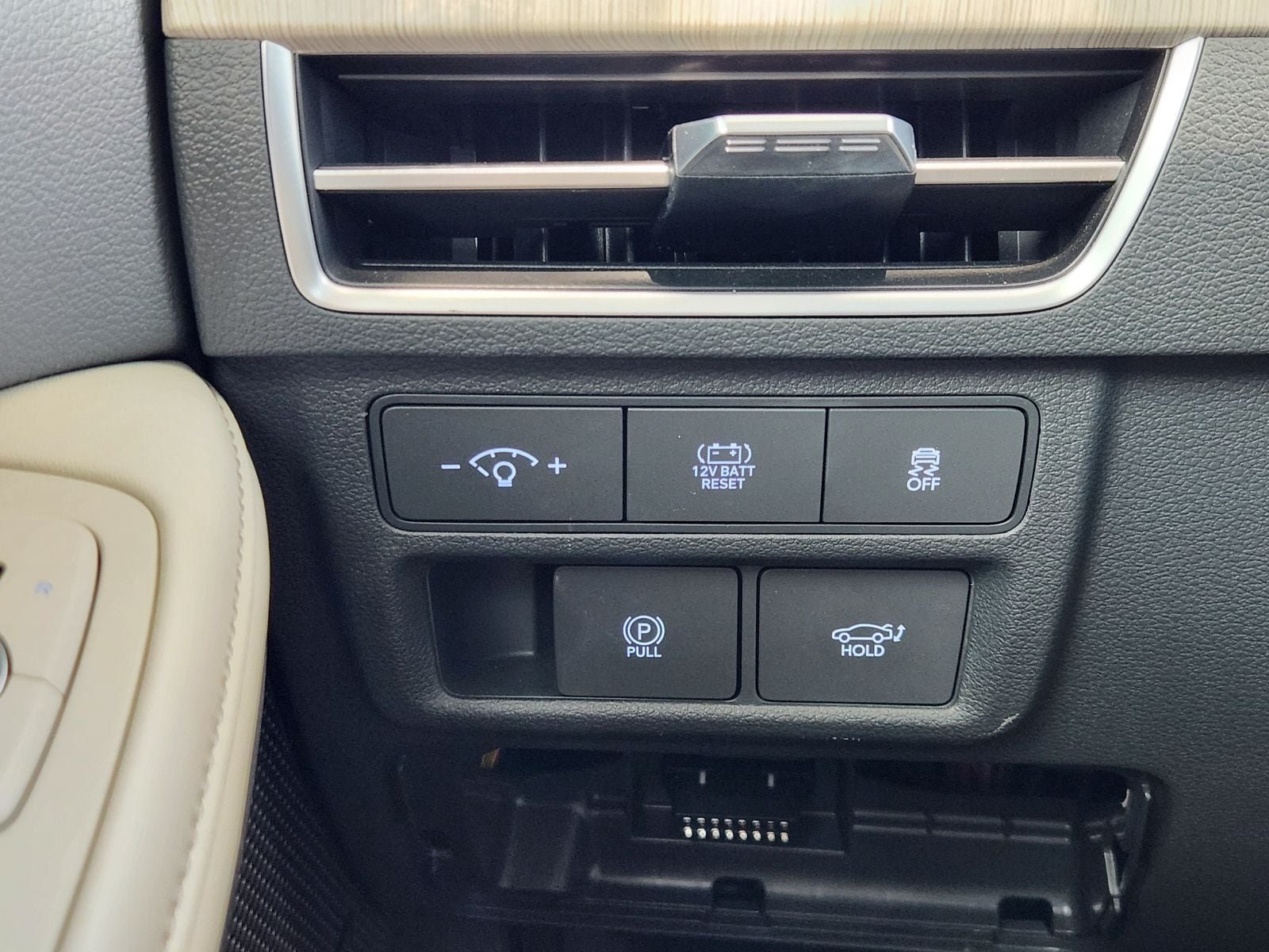 Used 2025 Hyundai Sonata Limited FWD image 27