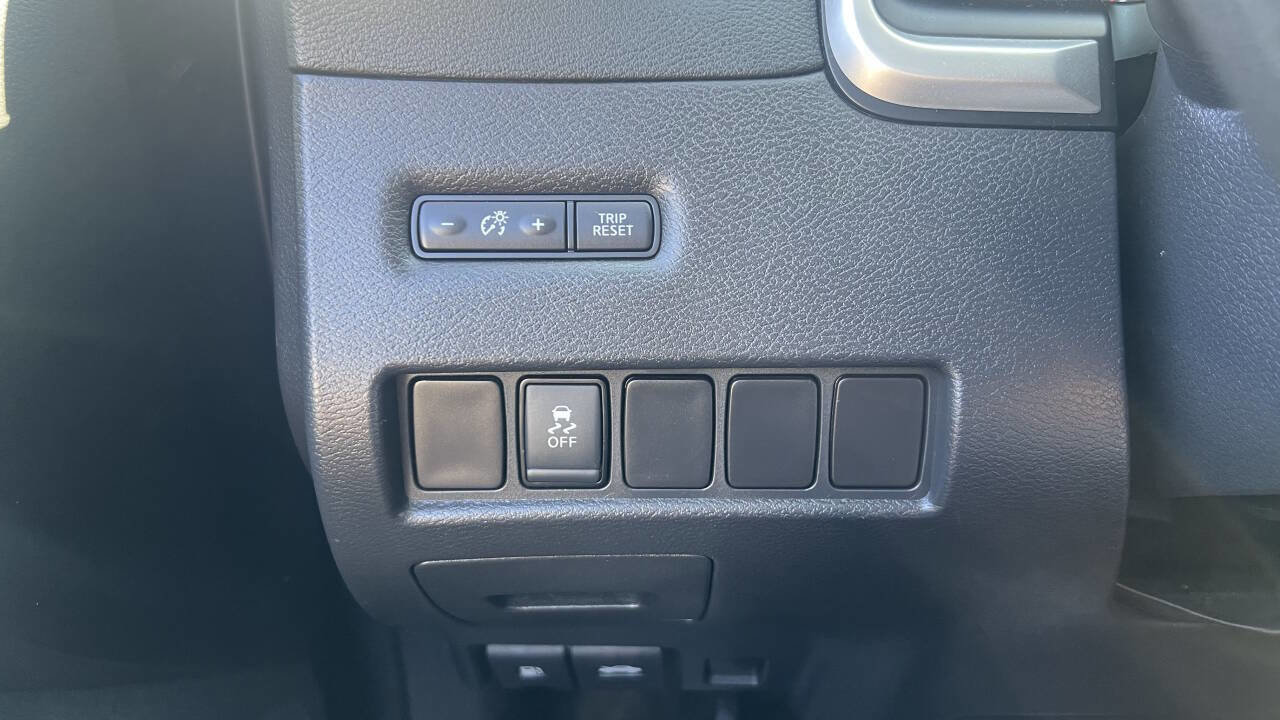 Used 2017 Nissan Murano S w/ Navigation Package image 18