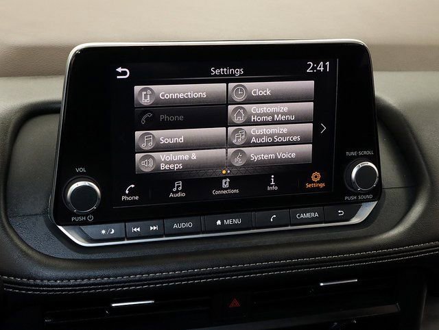 Used 2023 Nissan Rogue S image 17