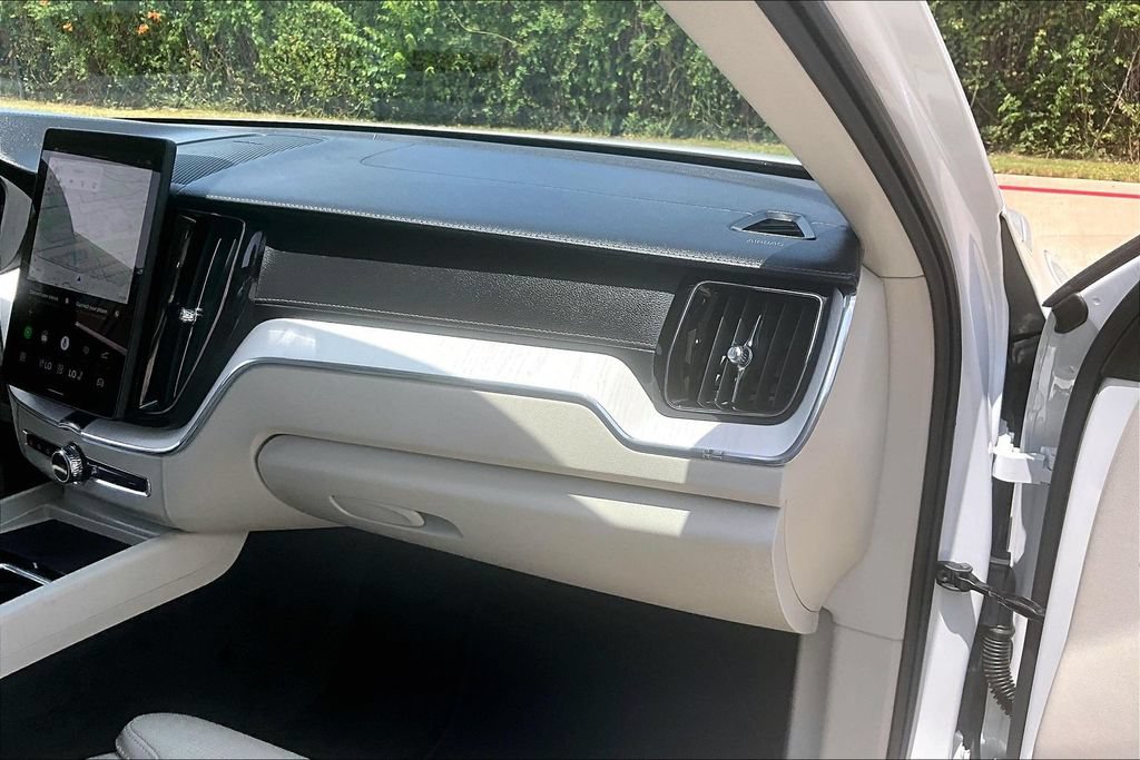 Certified 2026 Volvo XC60 B5 Ultra AWD/4WD image 21