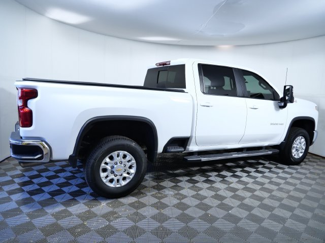 Used 2025 Chevrolet Silverado 3500 LT w/ Safety Package AWD/4WD image 6