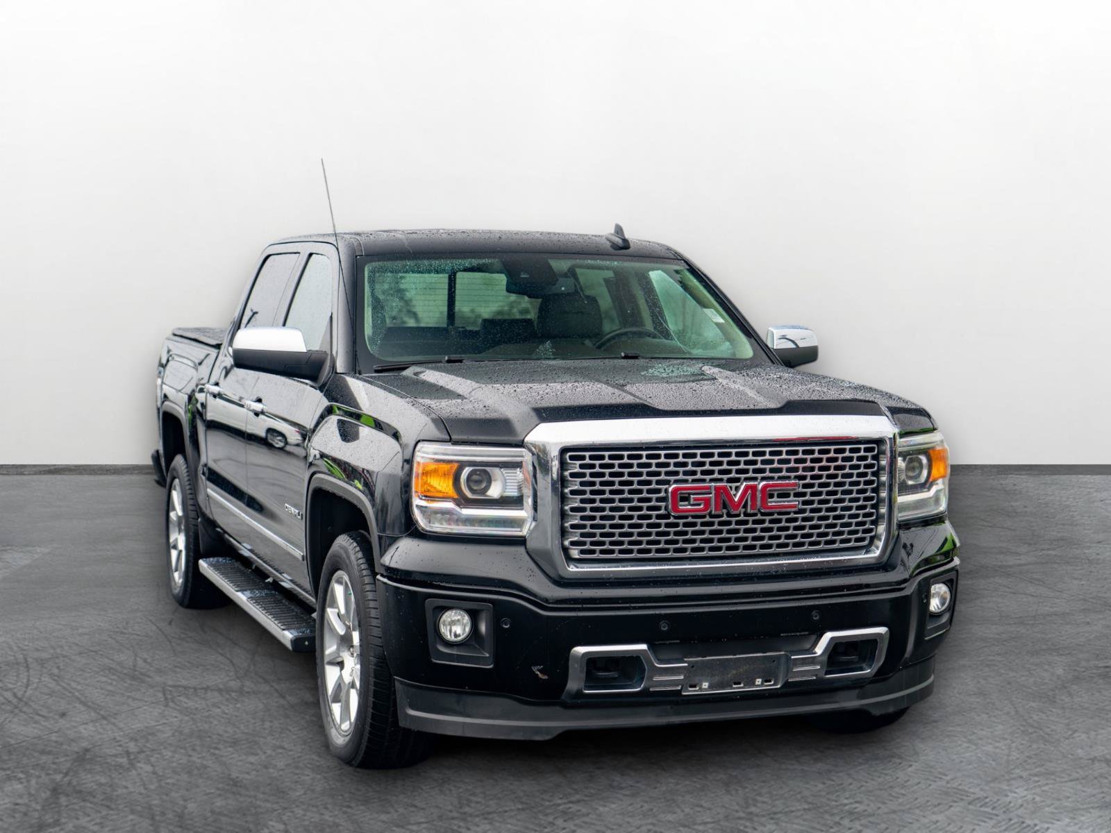 Used 2015 GMC Sierra 1500 Denali w/ Driver Alert Package AWD/4WD image 1