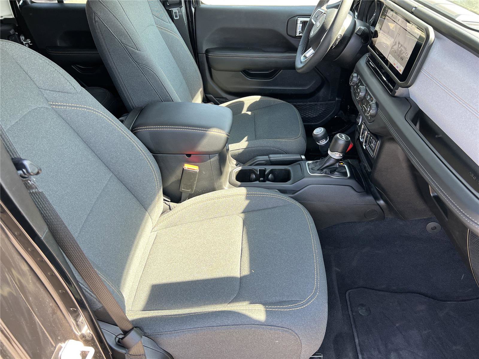 Used 2025 Jeep Wrangler Sahara w/ Safety Group image 25