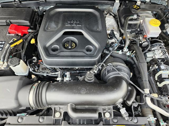 Certified 2025 Jeep Wrangler Sport image 30