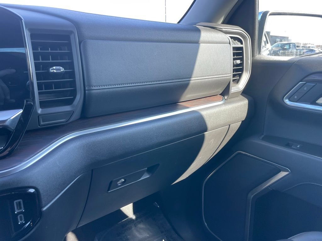 Used 2025 GMC Sierra 1500 SLT AWD/4WD image 52