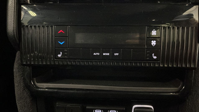 Used 2022 Jeep Wagoneer Series III AWD/4WD image 37