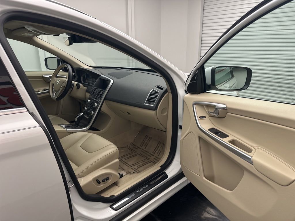 Used 2015 Volvo XC60 T6 Platinum AWD/4WD image 7