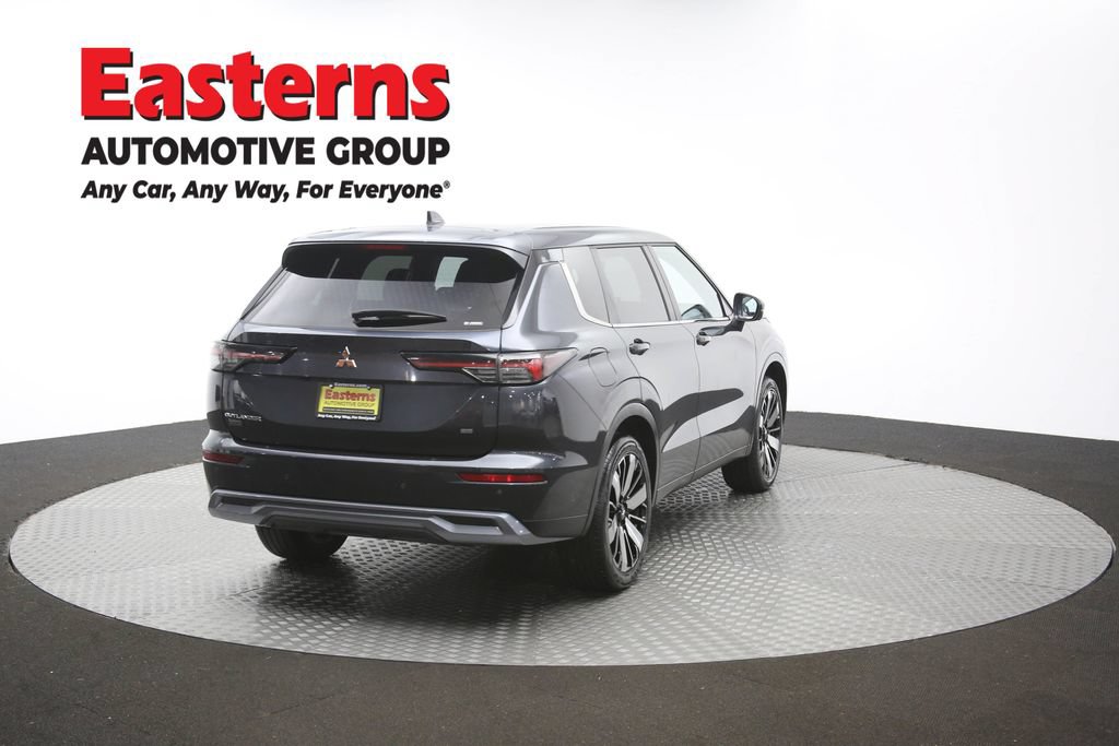 Used 2025 Mitsubishi Outlander SE AWD/4WD image 40