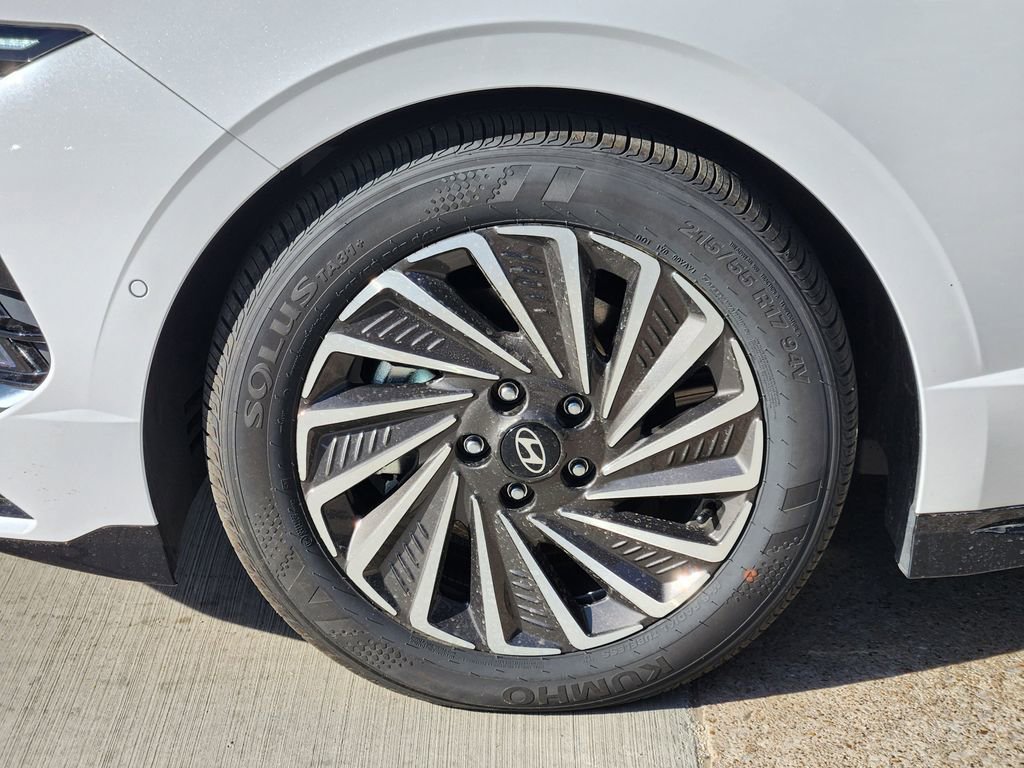 New 2025 Hyundai Sonata Limited FWD image 7