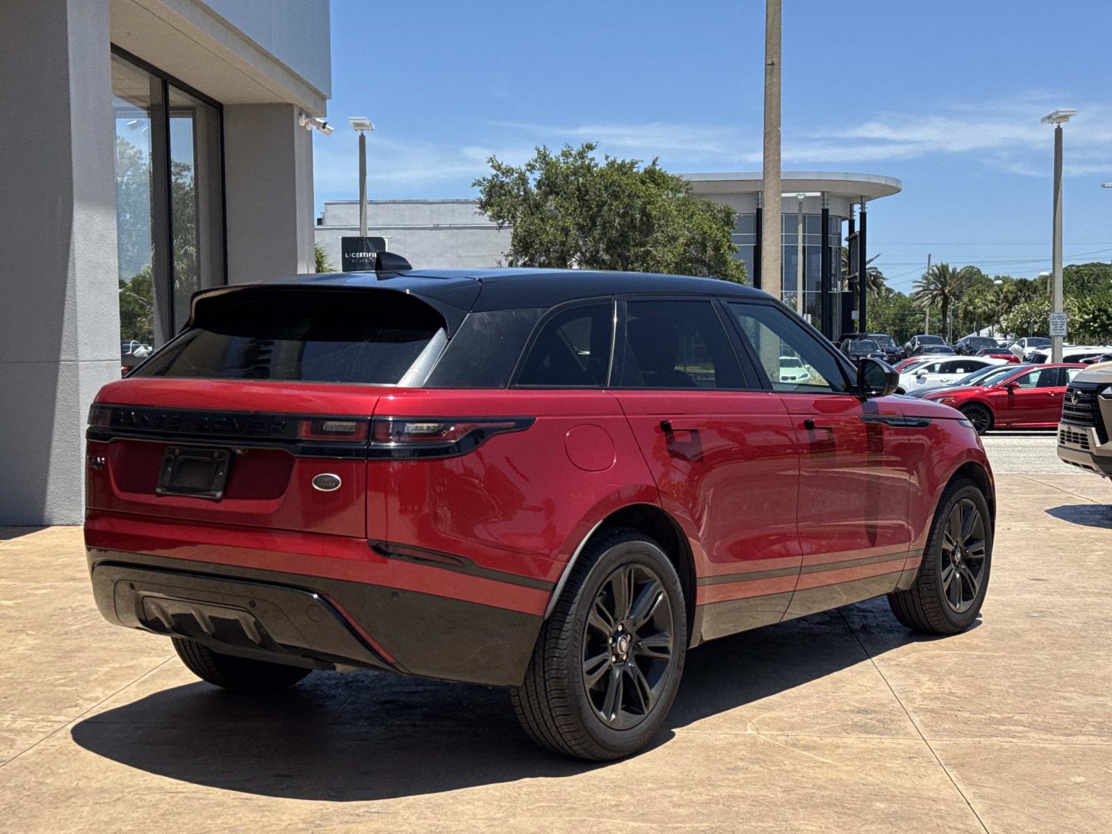 Used 2020 Land Rover Range Rover Velar R-Dynamic S AWD/4WD image 3